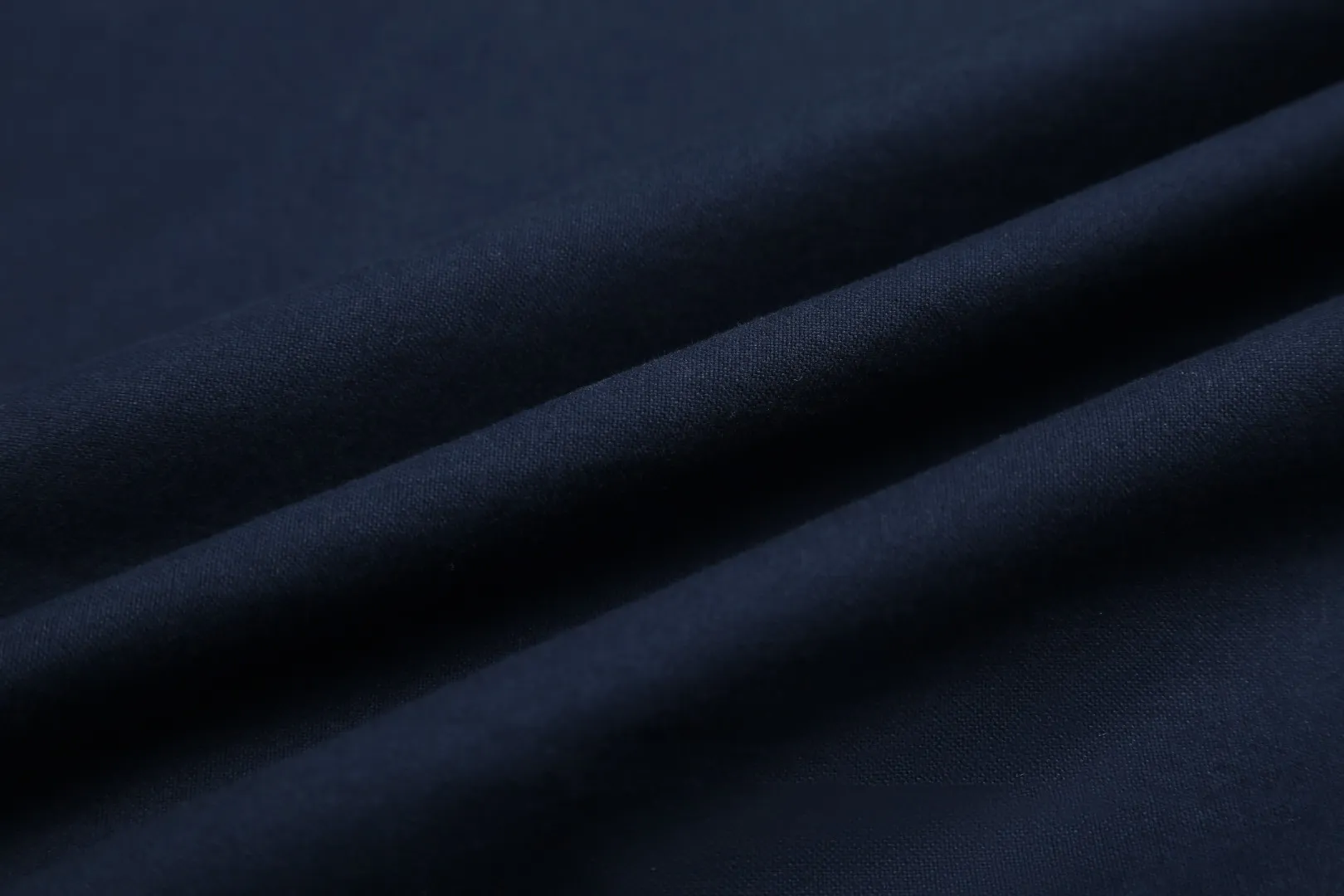 P230 White background picture [Evergreen for all seasons] Style number: 25011# Color: Navy red label/original blue/original white/matte pink/khaki/charcoal gray/black/dark blue white label Size: S to Face 100 cotton oxford spun, pre-laundering treatment, tight and soft texture ✅ - Custom dyed original pearlescent white buttons with different sizes ✅ - Special shaped chiffon foil included in the collar door tube, not easy to deform and pull ✅ - RL classic version of oxford spun shirt, thick and crisp feeling brought by oxford cloth, can be worn alone as an outer layer, can be matched with all seasons, practical wear, a must-have item in the wardrobe, start with eyes closed
